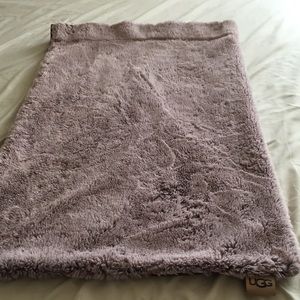 UGG Polar Standard cabernet tipped pillowcase